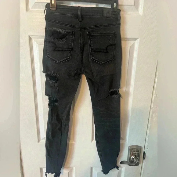 American Eagle Women’s Distressed Super Stretch Hi Rise Jeggings. Size 2 Regular - Picture 2 of 5